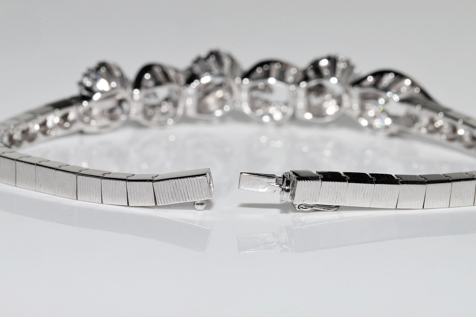 Vintage Circa 1990s 18k Gold Natural Diamond Decorated Bracelet For Sale 4