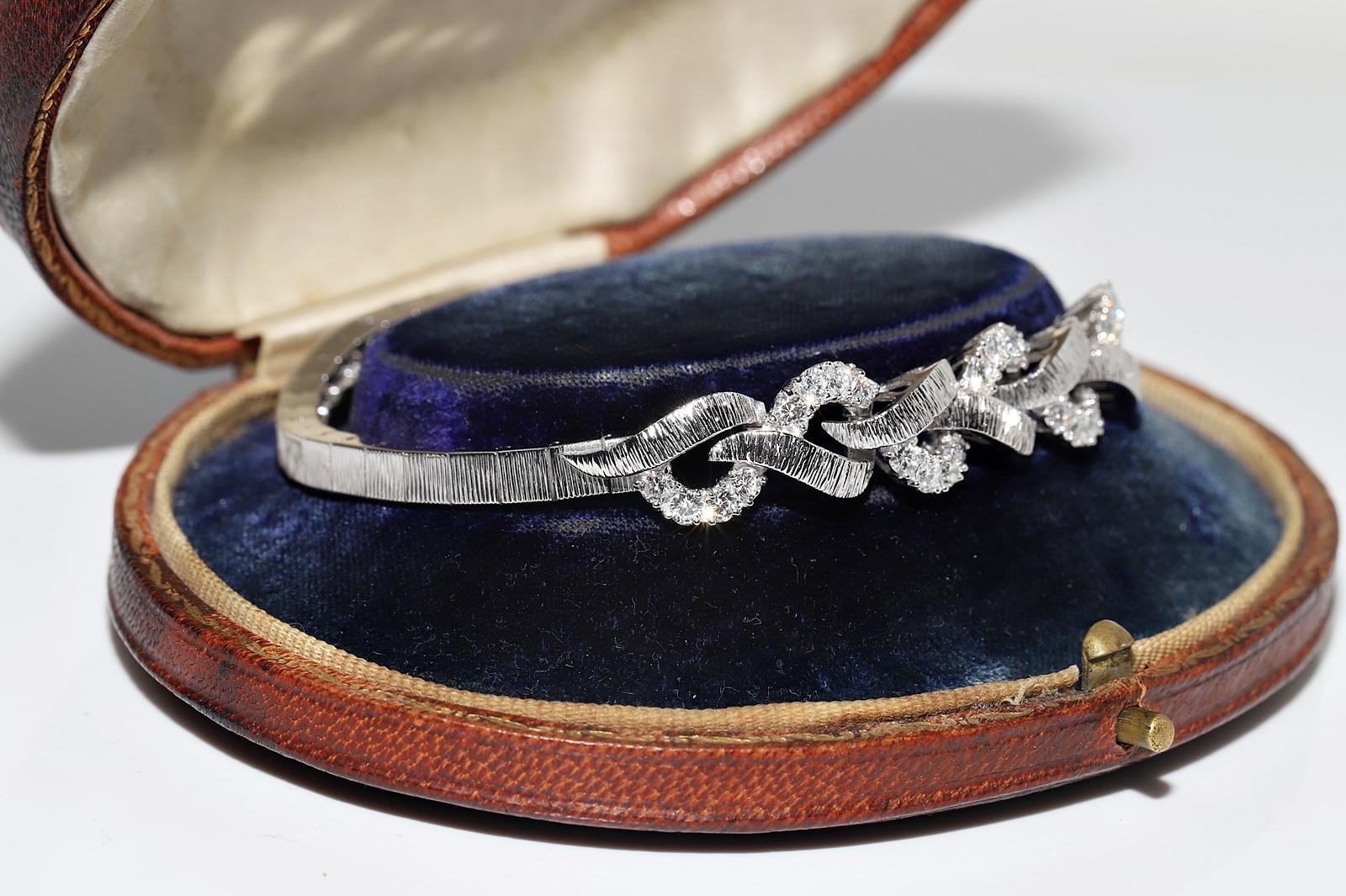 Retro Vintage Circa 1990s 18k Gold Natural Diamond Decorated Bracelet For Sale
