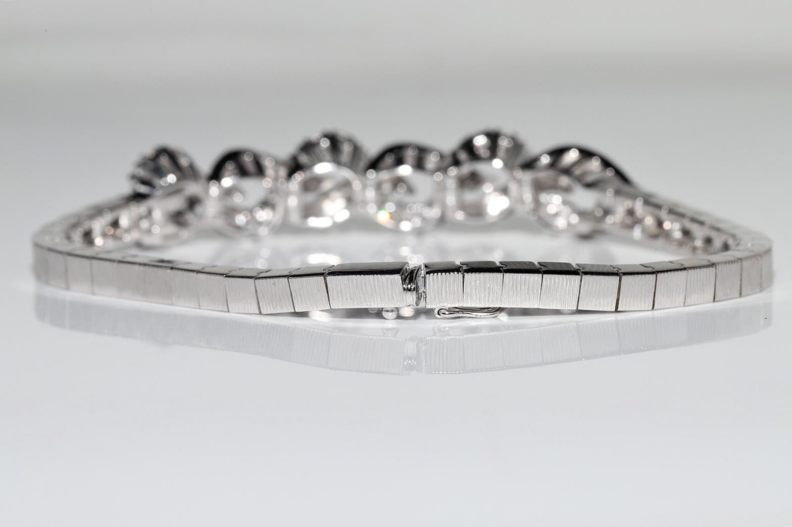 Vintage Circa 1990s 18k Gold Natural Diamond Decorated Bracelet For Sale 1