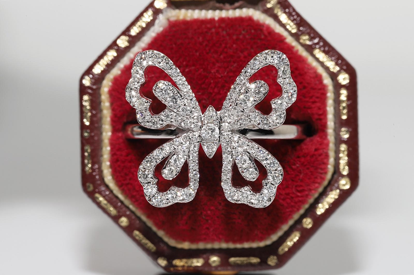 In very good condition.
Total weight is 4.3 grams.
Totally is diamond 0.70 ct.
The diamond is has F-G color and vs-vvs clarity.
Ring size is US 6.5 
We can make any size.
Box is not included.
Please contact for any questions.