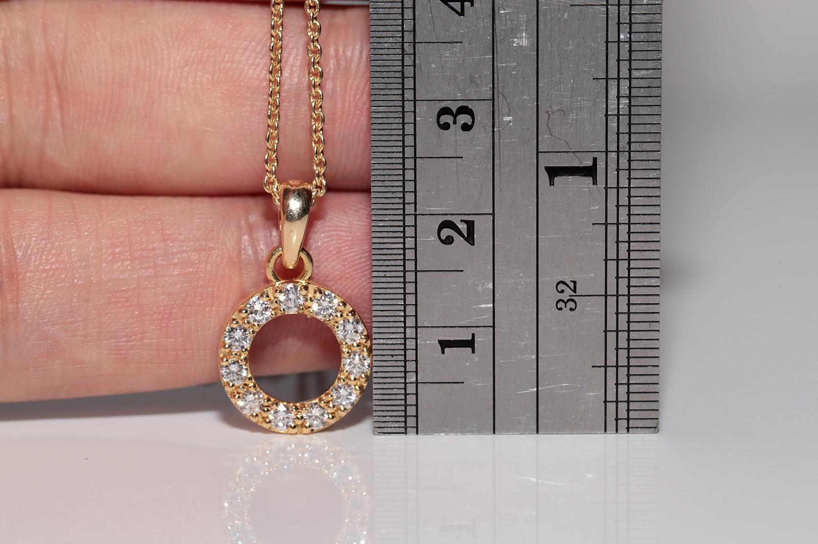 Vintage Circa 1990s 18k Gold Natural Diamond Decorated Circle Pendant Necklace For Sale 10