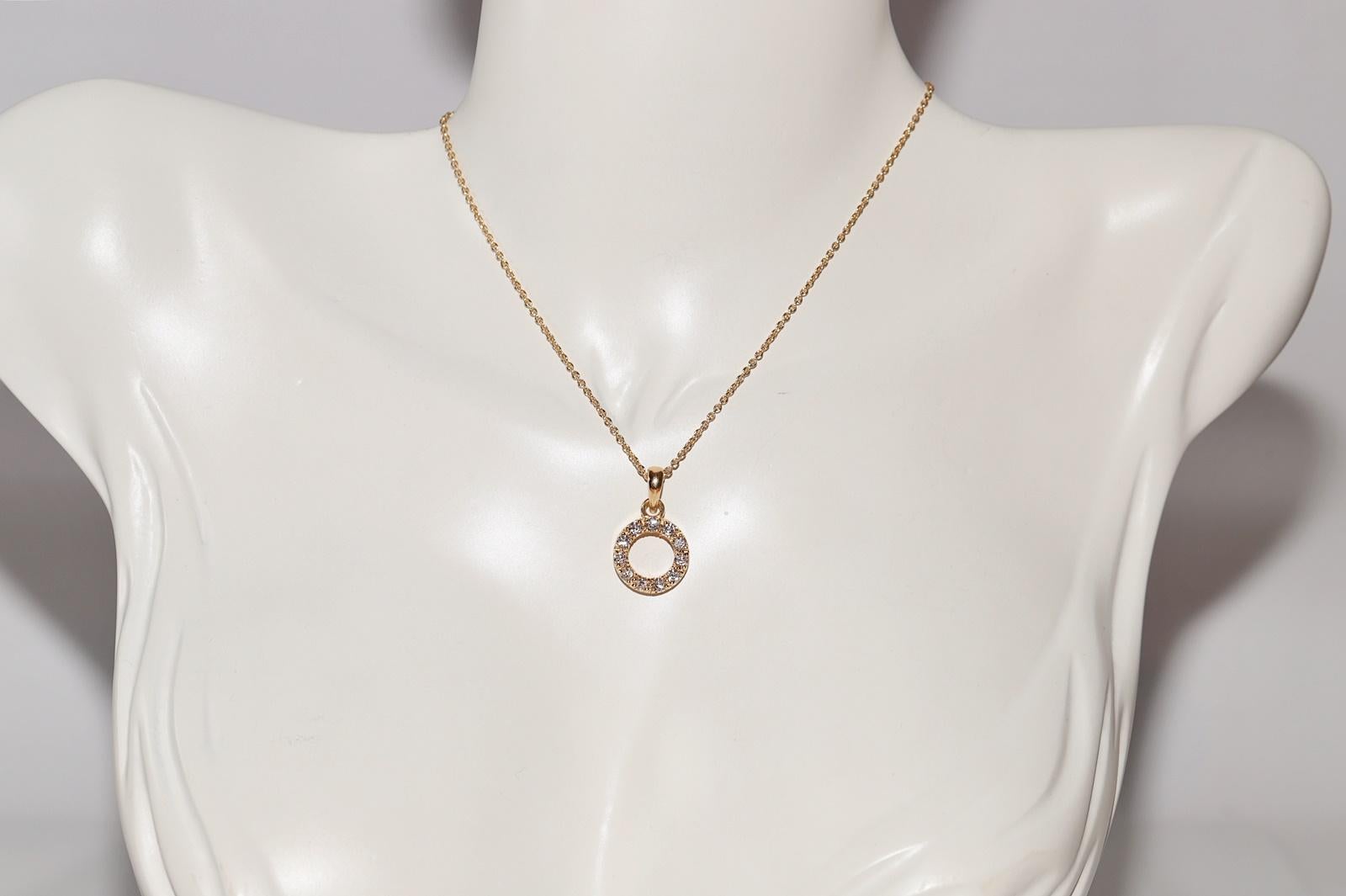 Retro Vintage Circa 1990s 18k Gold Natural Diamond Decorated Circle Pendant Necklace For Sale