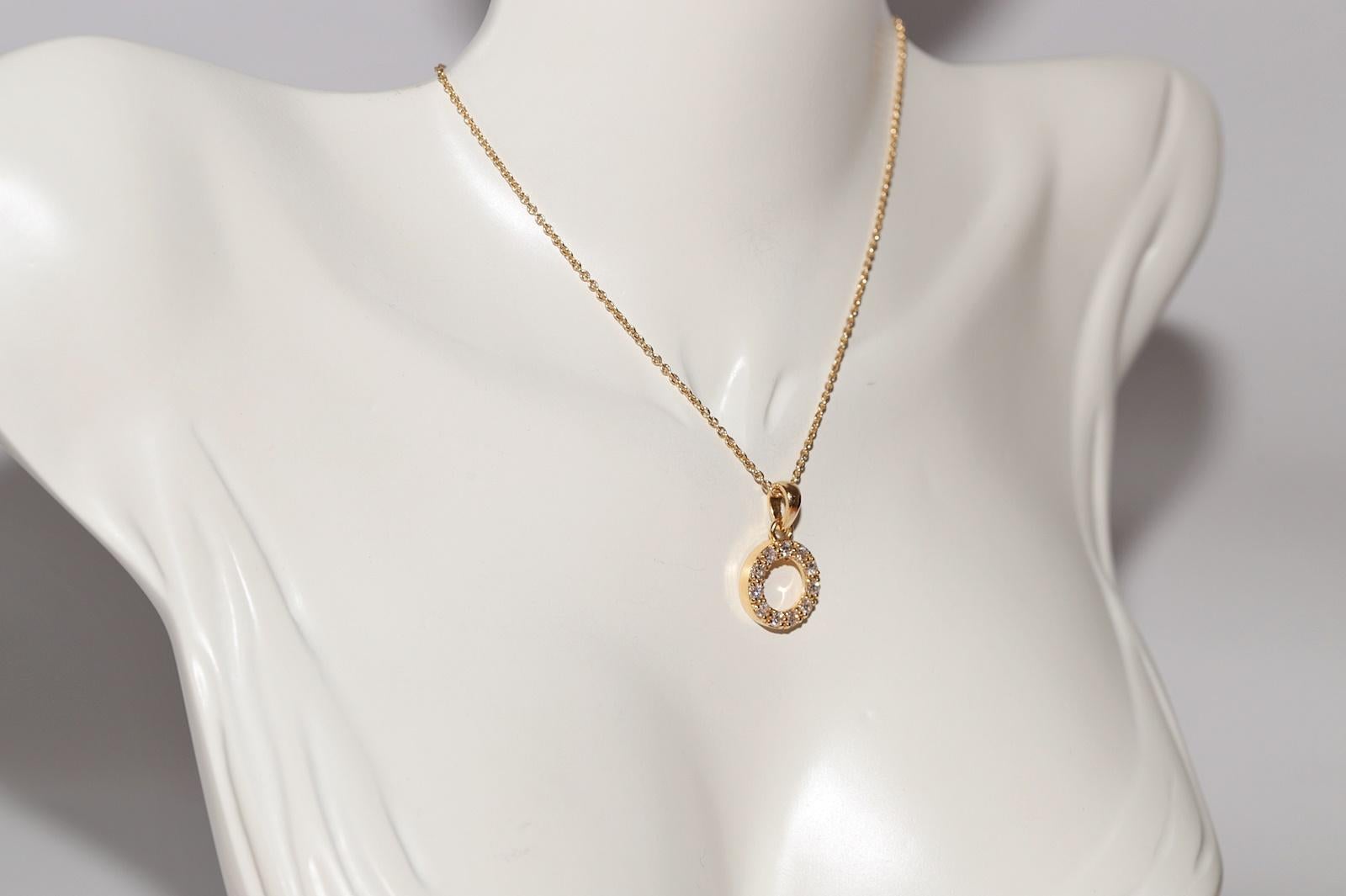 Brilliant Cut Vintage Circa 1990s 18k Gold Natural Diamond Decorated Circle Pendant Necklace For Sale
