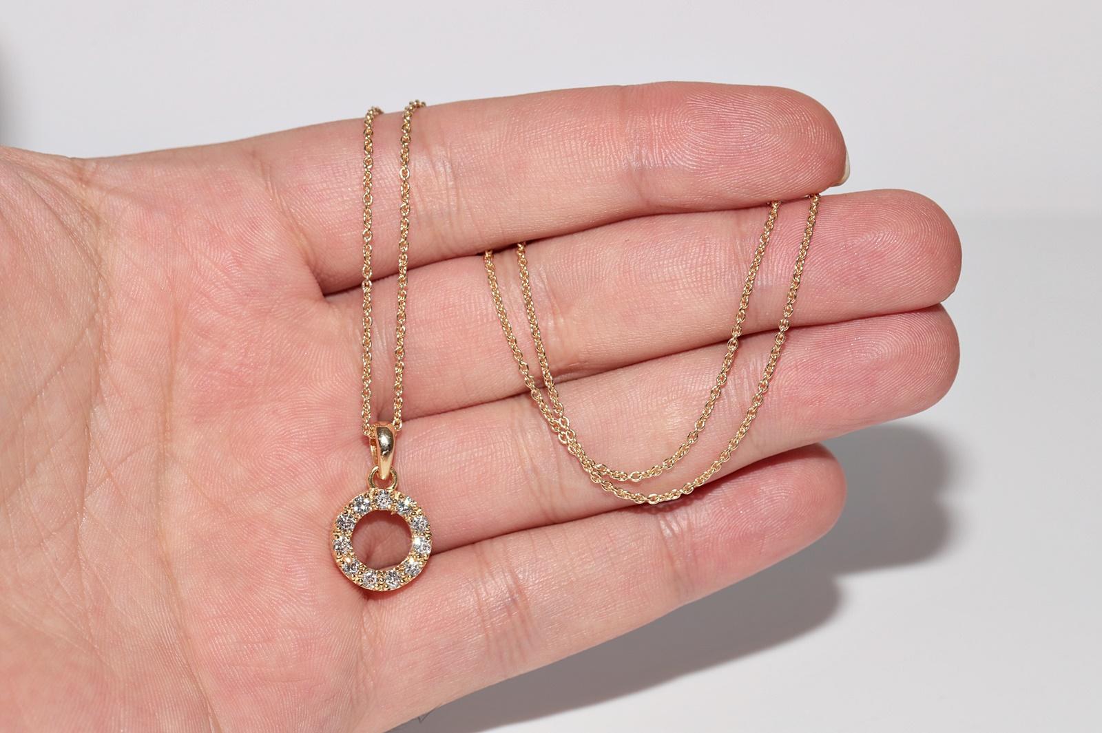 Vintage Circa 1990s 18k Gold Natural Diamond Decorated Circle Pendant Necklace For Sale 1
