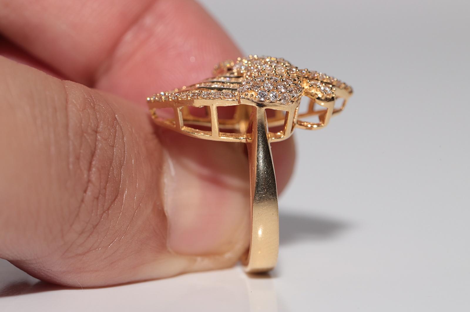 Vintage Circa 1990er Jahre 18k Gold natürlicher Diamant  Dekorierter Cluster-Ring im Angebot 10