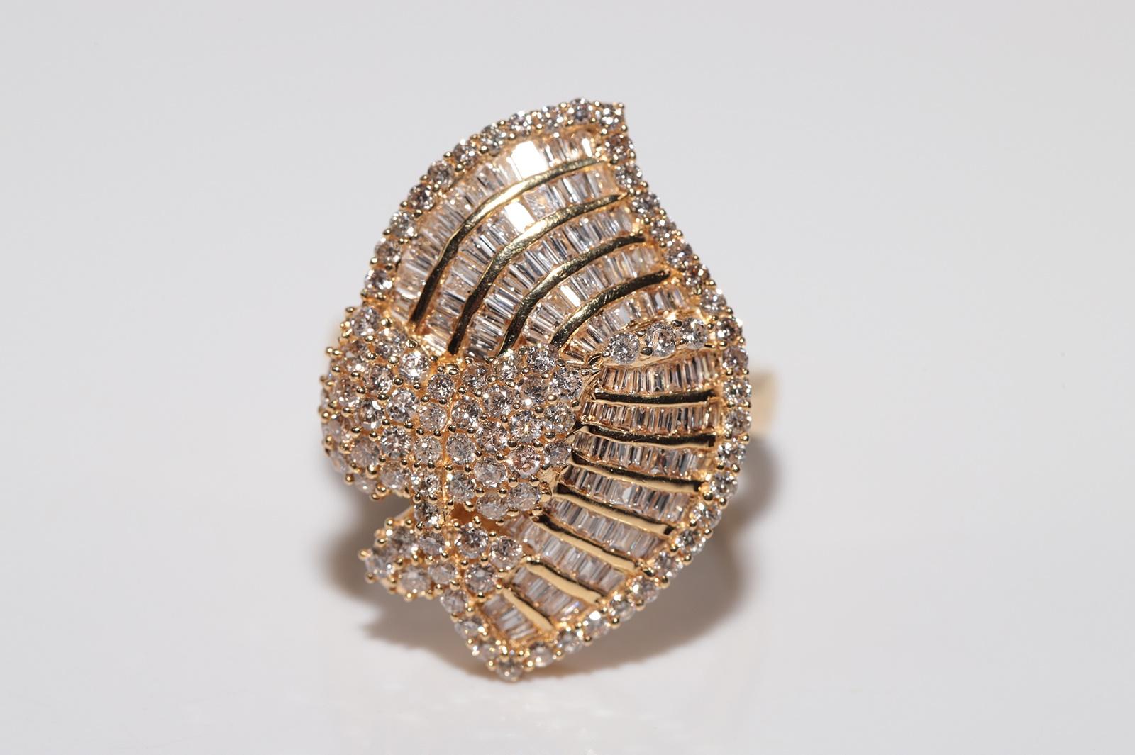 Vintage Circa 1990s Oro 18k Diamante Natural  Anillo de racimo decorado