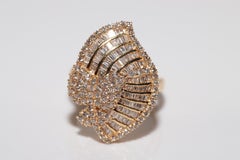 Vintage Circa 1990s Oro 18k Diamante Natural  Anillo de racimo decorado