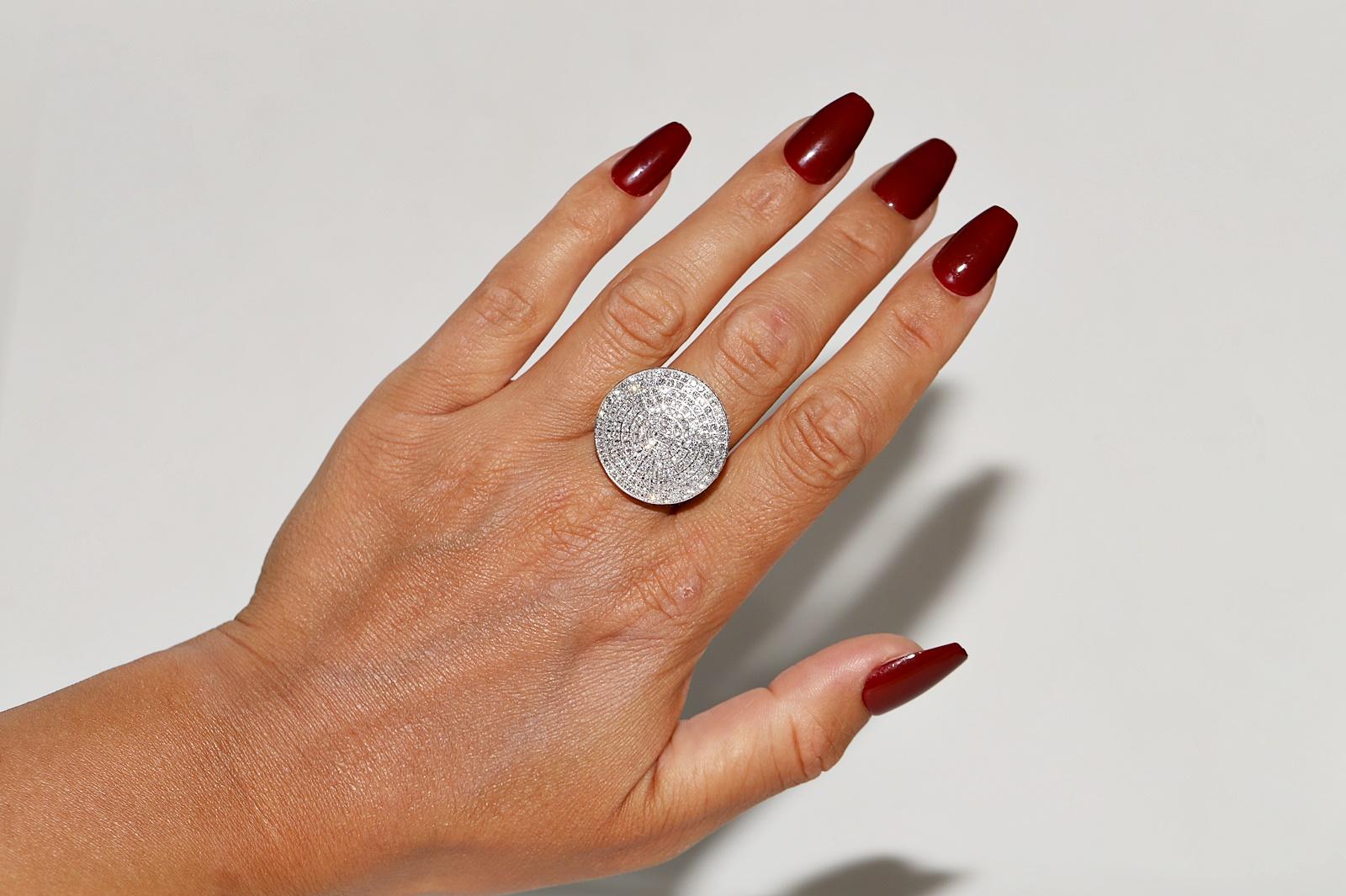 In very good condition.
Total weight is 13.1 grams.
Totally is diamond 2.21 ct.
The diamond is has E-F color and vvs-vs clarity.
Ring size is US 8
We can make any size.
Box is not included.
Please contact for any questions.