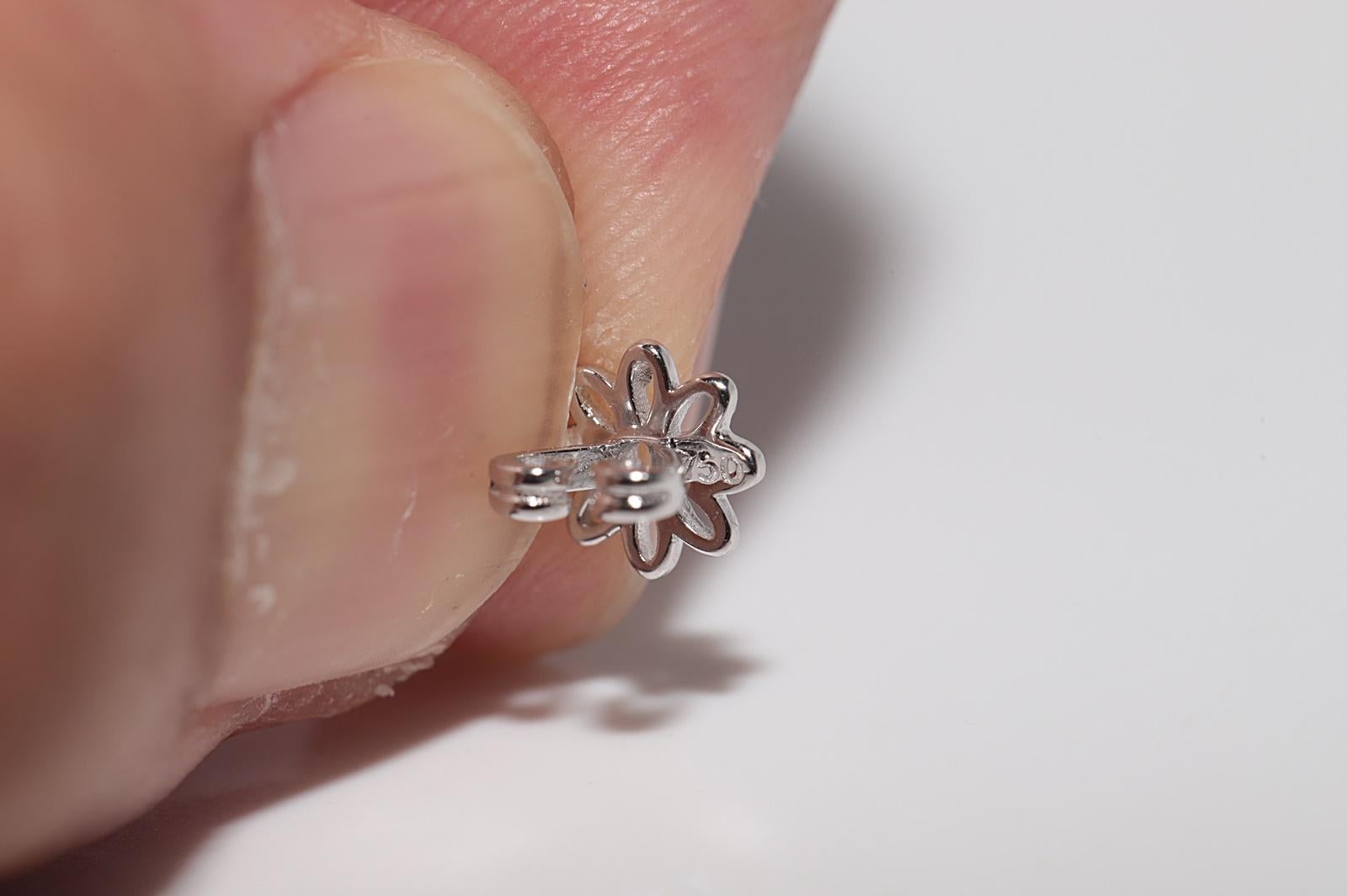 Vintage Circa 1990er Jahre 18k Gold Natürlicher Diamant Dekorierter Tropfenohrring im Angebot 4