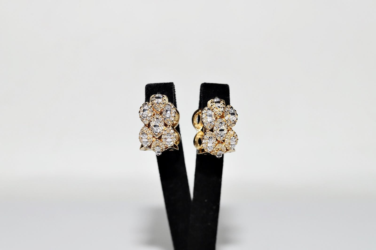 Vintage Circa 1990s 18k Gold Natural Diamond Decorated Earring For Sale 6