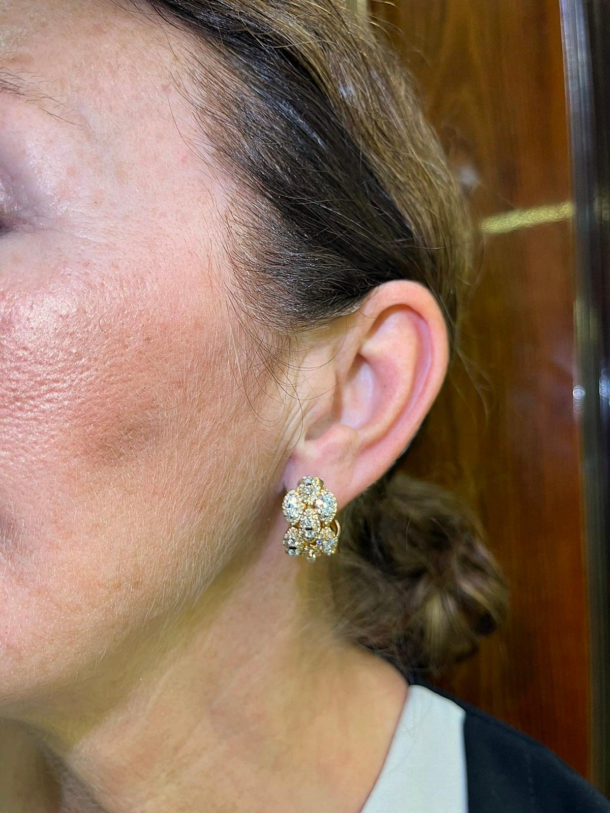 Vintage Circa 1990er Jahre 18k Gold Natürlicher Diamant-Ohrring mit Dekoration im Angebot 10