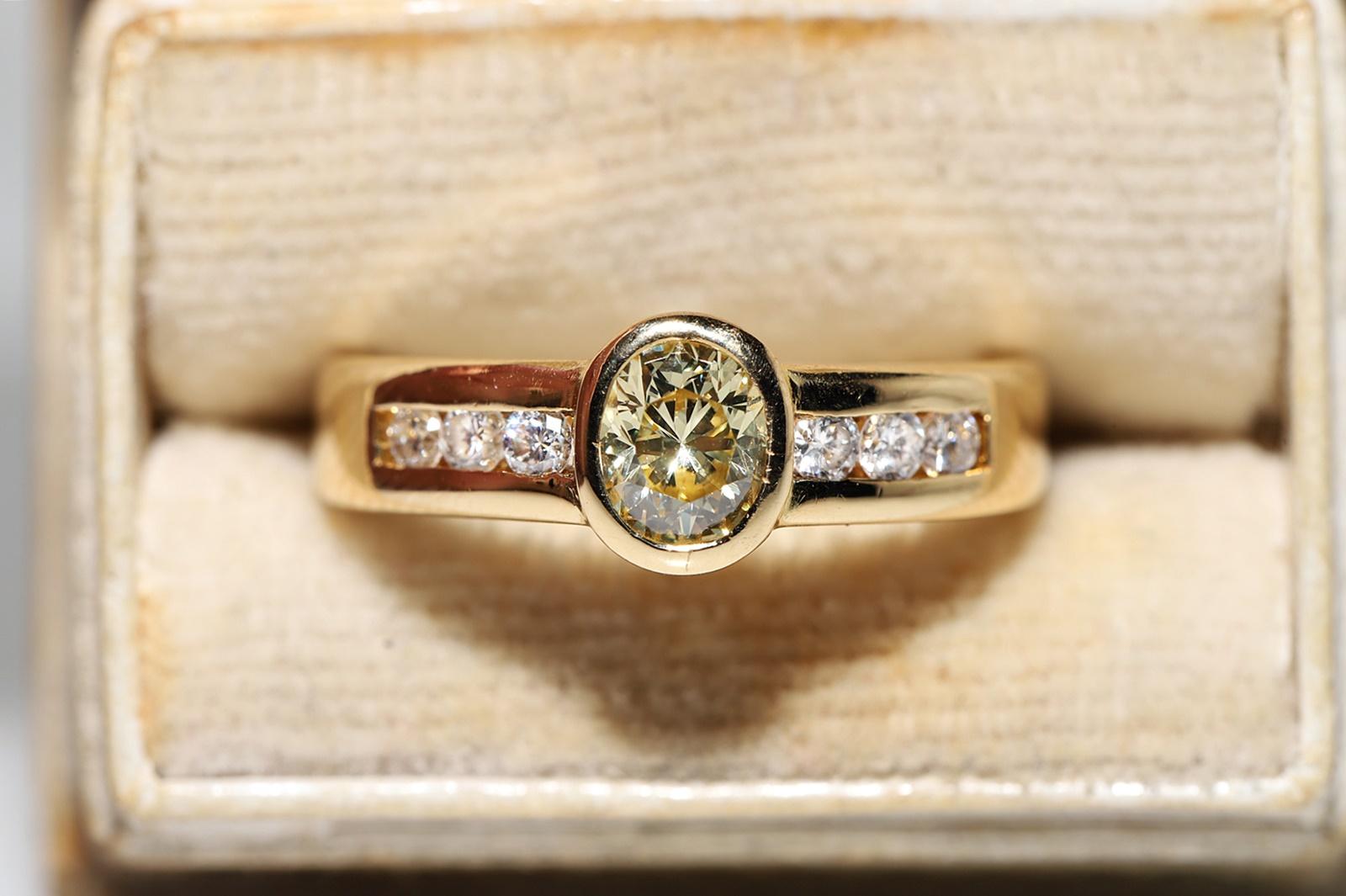 Vintage 90’s white ring