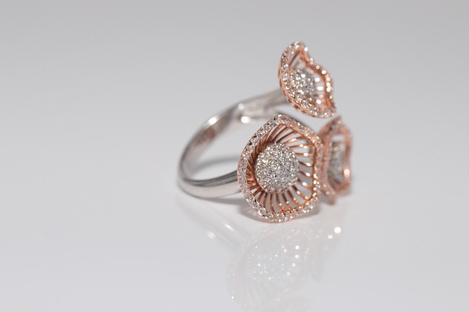 Vintage CIRCA 1990s 18k Gold Natürlicher Diamant Dekorierte Blumen Design Ring im Angebot 4