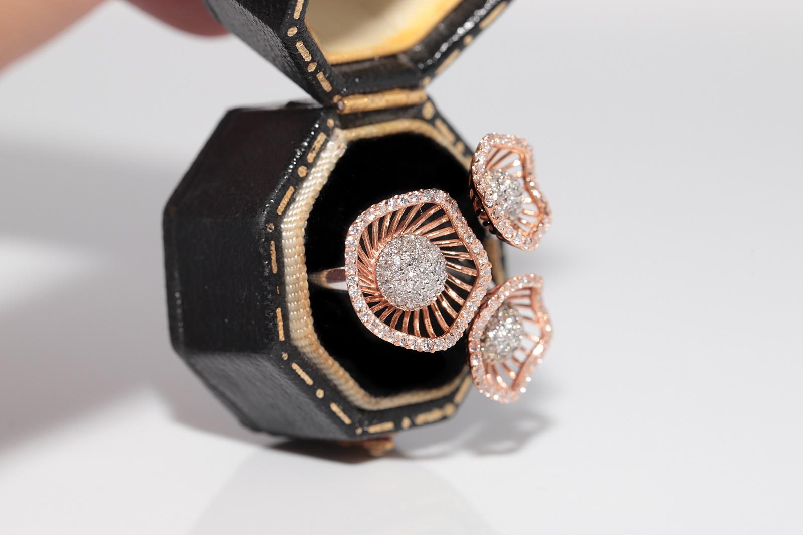 Vintage CIRCA 1990s 18k Gold Natürlicher Diamant Dekorierte Blumen Design Ring im Angebot 1