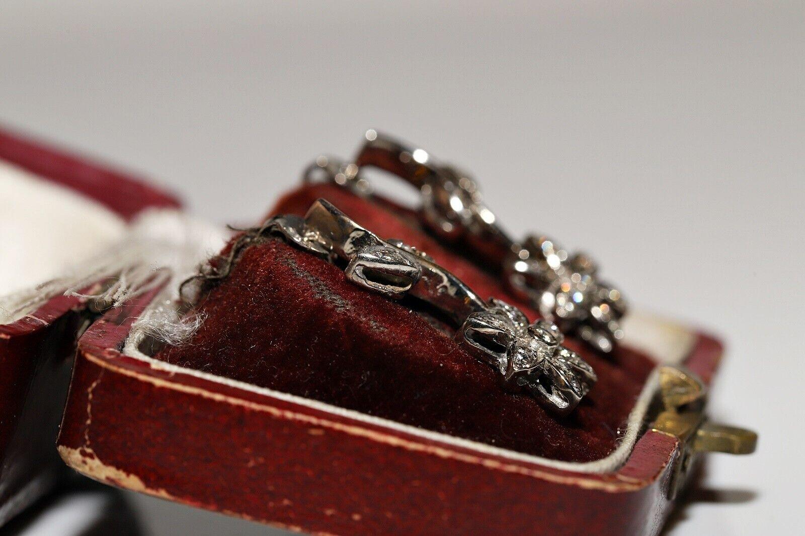 Vintage Circa 1990er Jahre Ohrring aus 18 Karat Gold mit natürlichen Diamanten und verzierten Blumen im Angebot 5