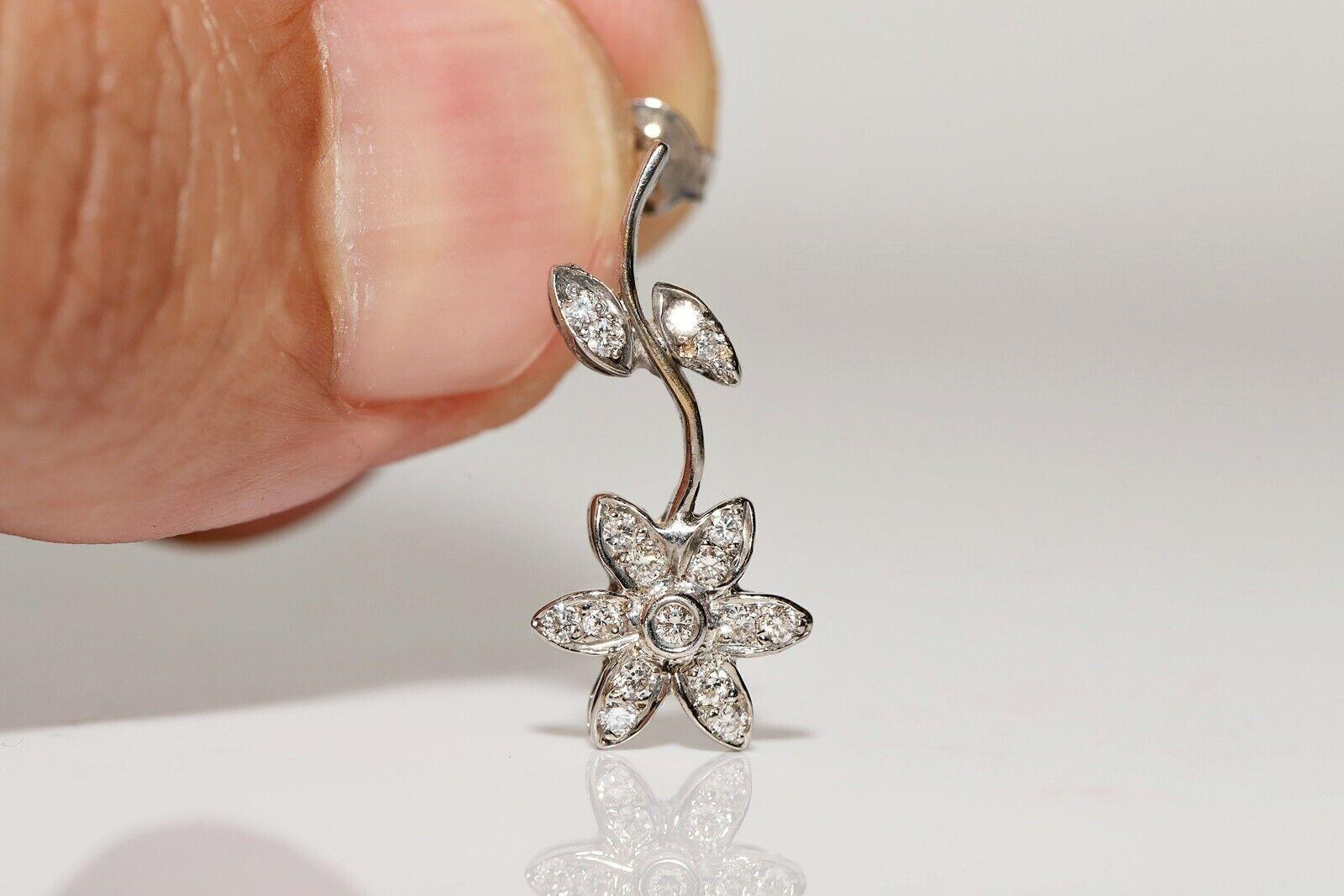 Vintage Circa 1990er Jahre Ohrring aus 18 Karat Gold mit natürlichen Diamanten und verzierten Blumen im Angebot 6