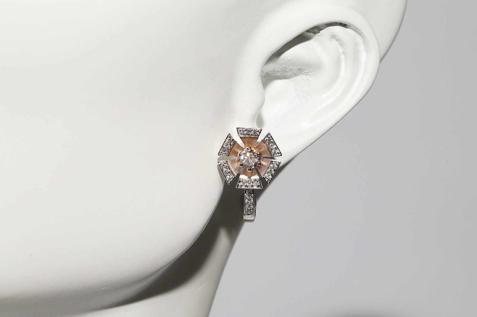 Vintage Circa 1990er Jahre Ohrring aus 18 Karat Gold mit natürlichen Diamanten und verzierten Blumen im Angebot 7