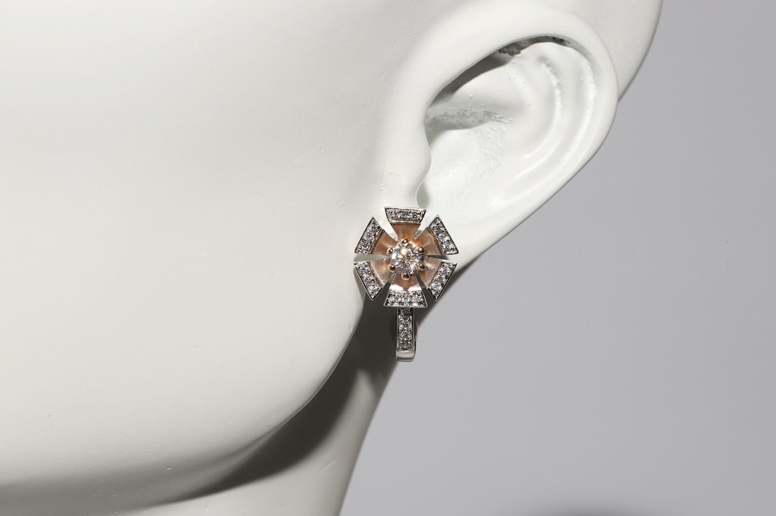 Vintage Circa 1990er Jahre Ohrring aus 18 Karat Gold mit natürlichen Diamanten und verzierten Blumen im Angebot 8