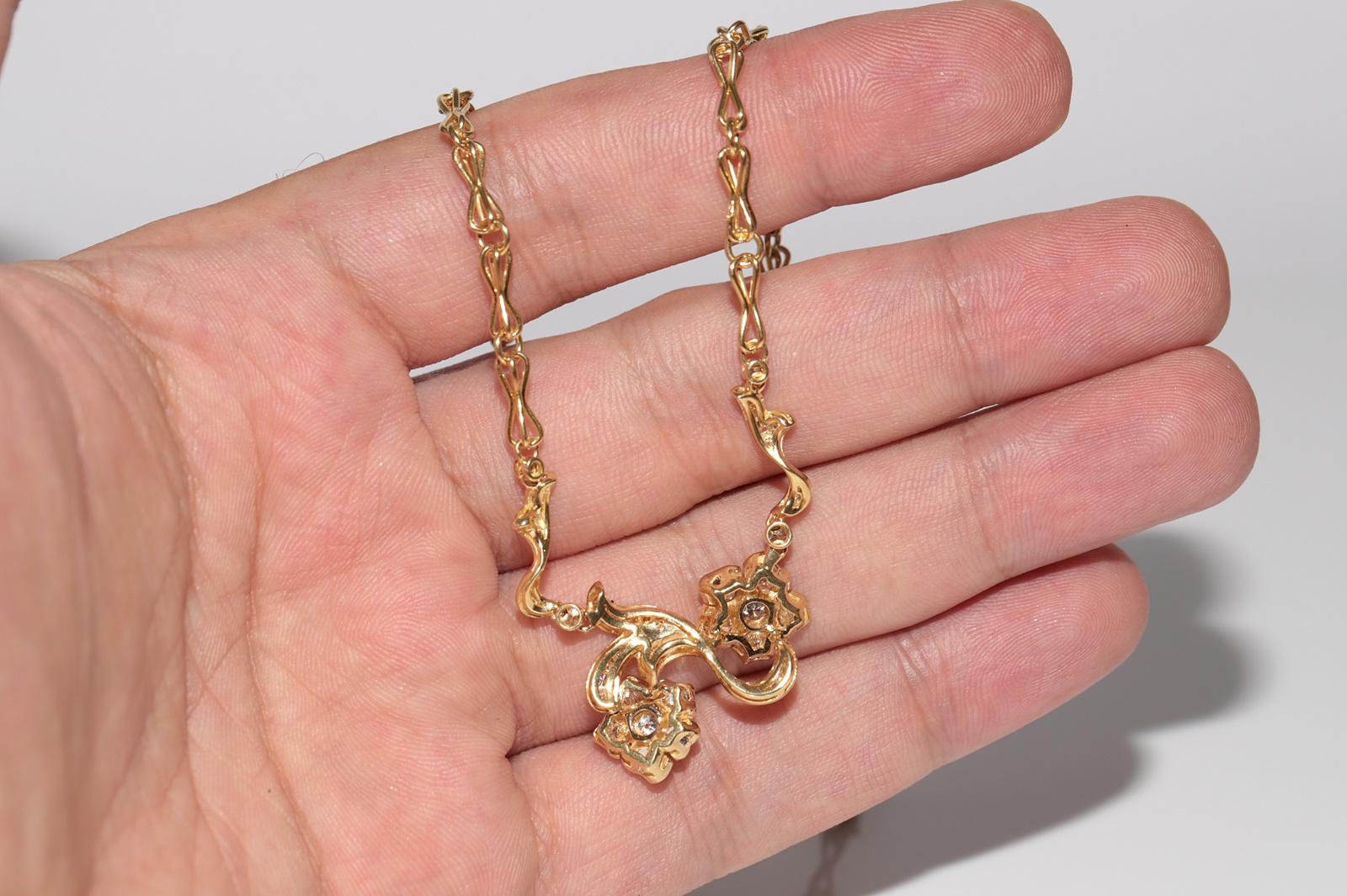 Vintage Circa 1990er Jahre 18k Gold Natürlicher Diamant Dekorierte Blumen Halskette im Angebot 6
