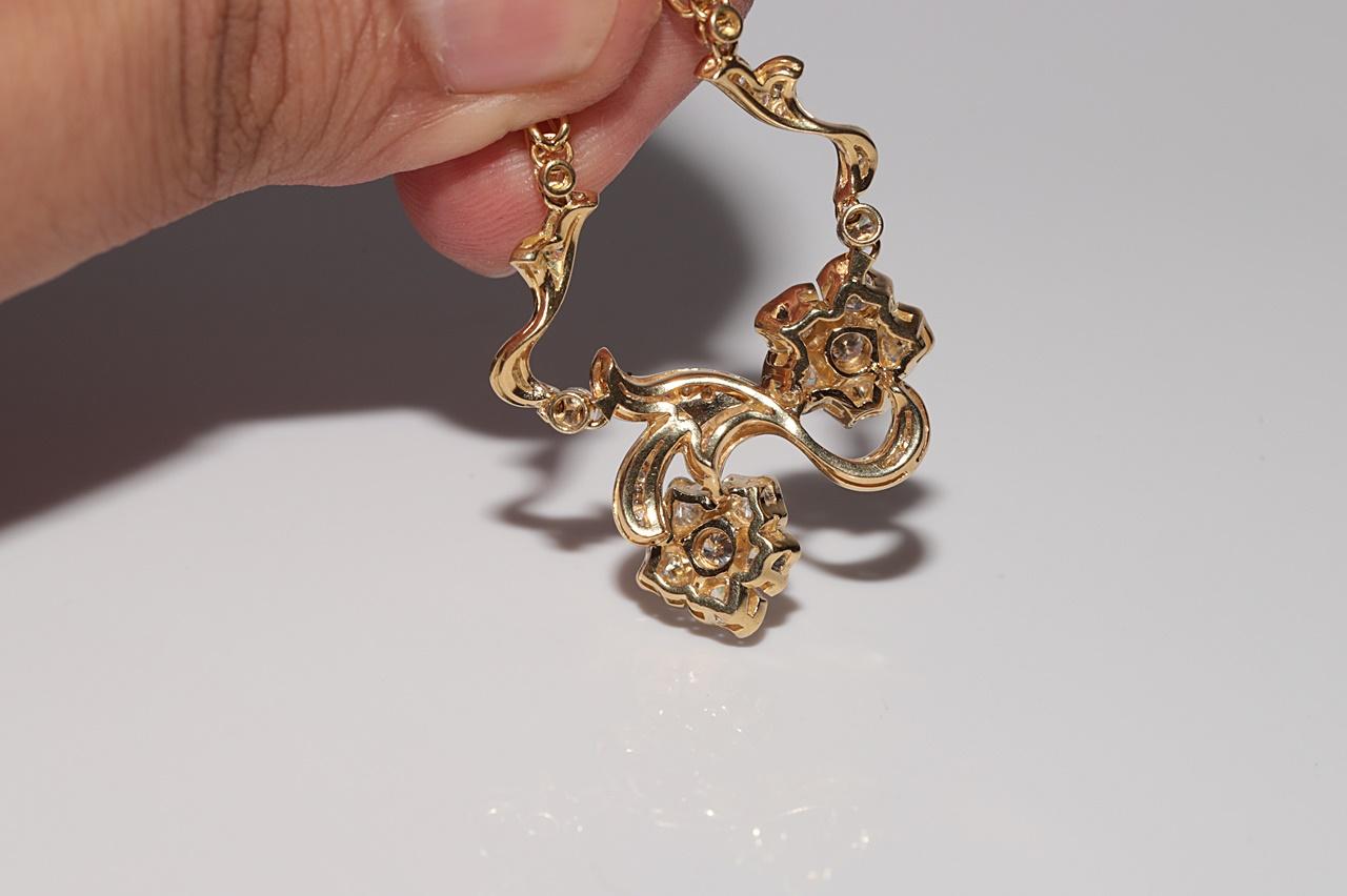 Vintage Circa 1990er Jahre 18k Gold Natürlicher Diamant Dekorierte Blumen Halskette im Angebot 8