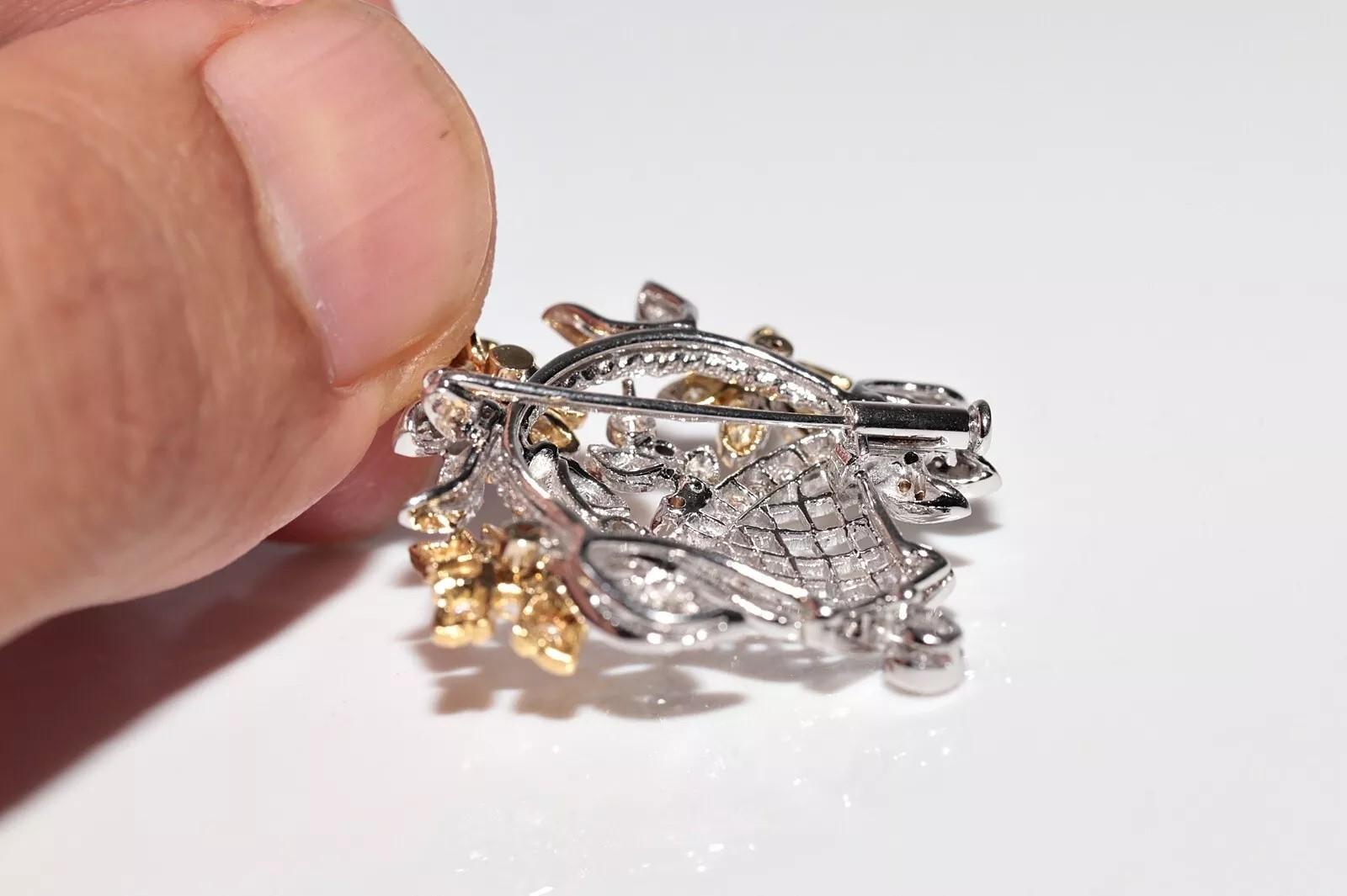 Halskette mit Vintage-Anhänger, Vintage, ca. 1990er Jahre, 18 Karat Gold, natürlicher Diamant, dekorierte Blumen im Angebot 5