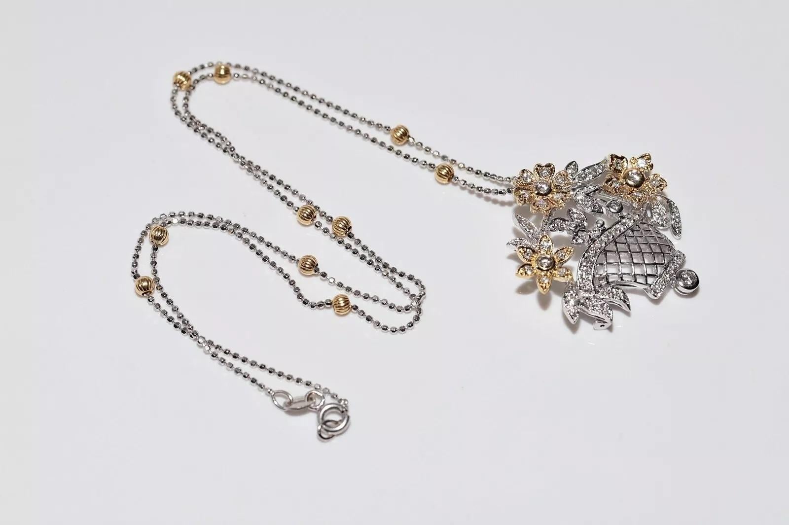 Halskette mit Vintage-Anhänger, Vintage, ca. 1990er Jahre, 18 Karat Gold, natürlicher Diamant, dekorierte Blumen im Angebot 6