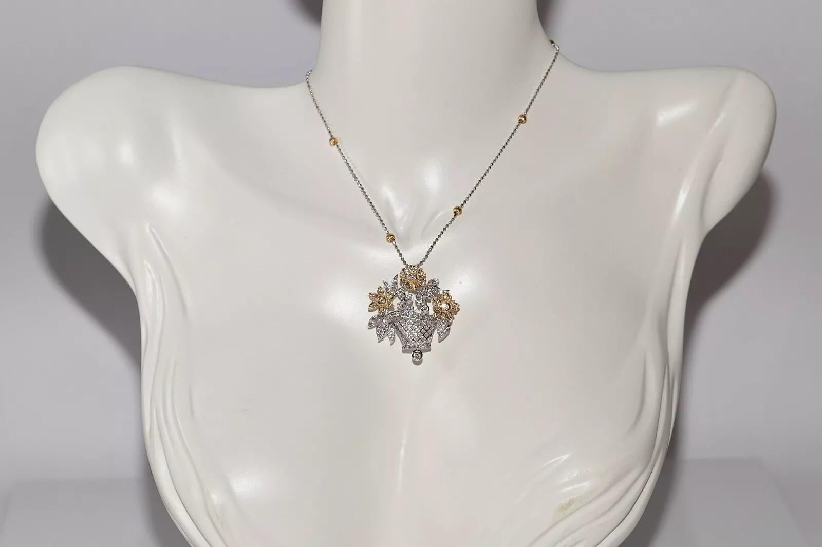 In sehr gutem Zustand.
Das Gesamtgewicht beträgt 11,7 Gramm.
Insgesamt ist Diamant 0,90 ct.
Die Gesamtlänge der Kette beträgt 46 cm.
Der Diamant hat die Farbe G-H-I und die Reinheit vvs-vs.
Bitte kontaktieren Sie uns bei Fragen.