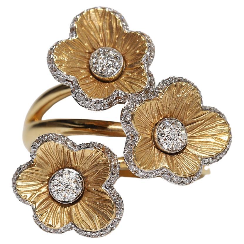 Vintage Circa 1990s 18k Gold Natural Diamond Decorated Flowers Ring For Sale