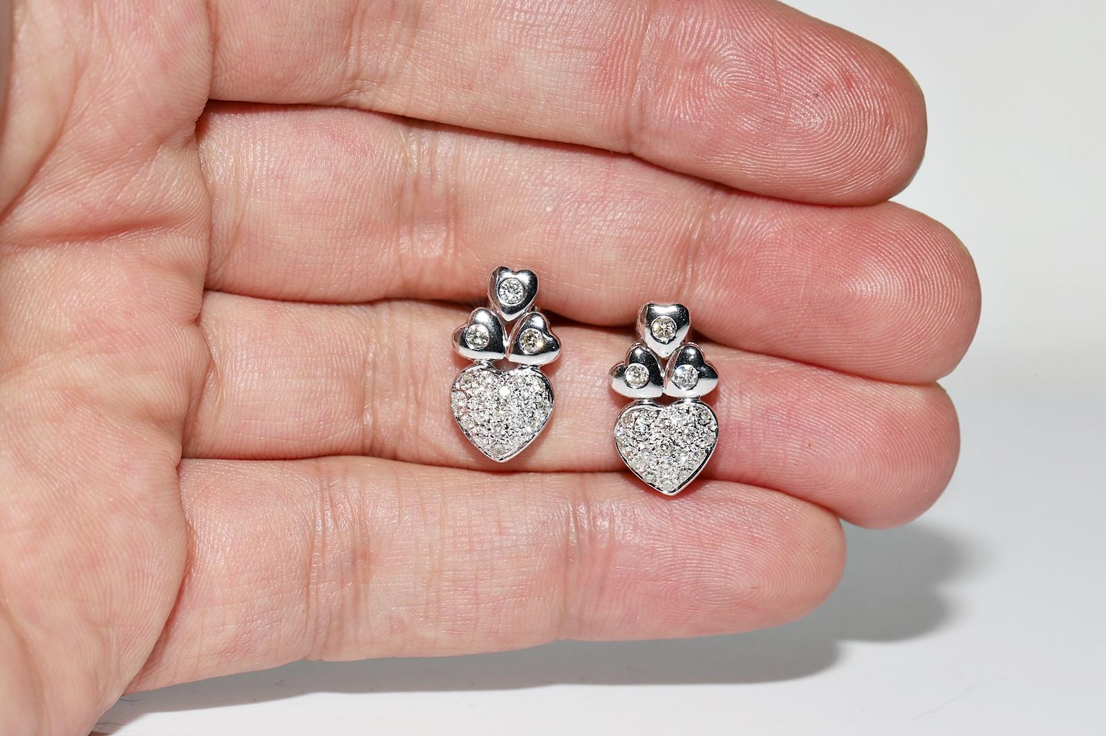 Vintage Circa 1990er Jahre 18k Gold Natürlicher Diamant Dekorierter Herz-Ohrring im Angebot 4