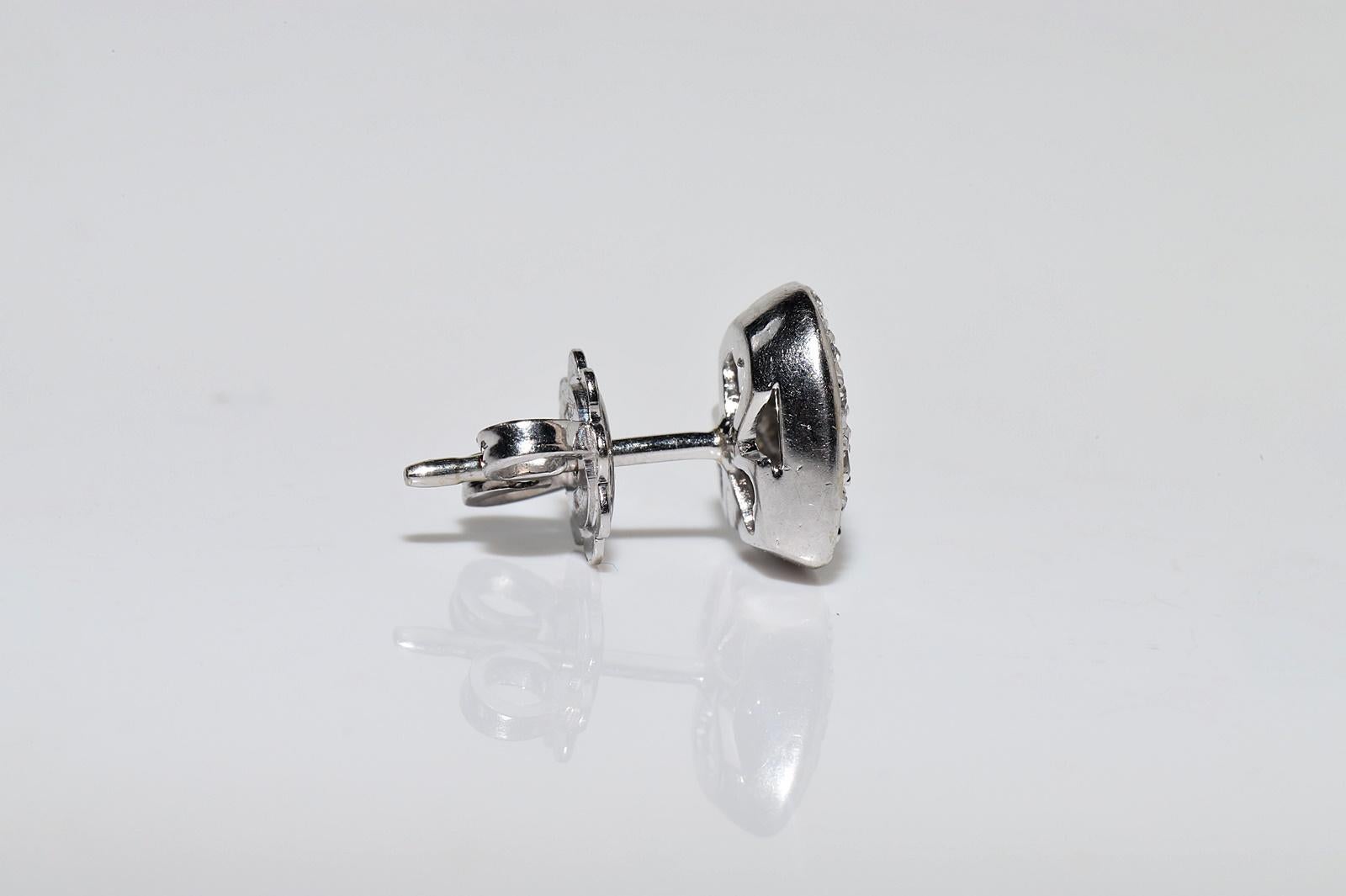 Vintage Circa 1990s 18k Gold Natural Diamond Decorated Heart Earring For Sale 5