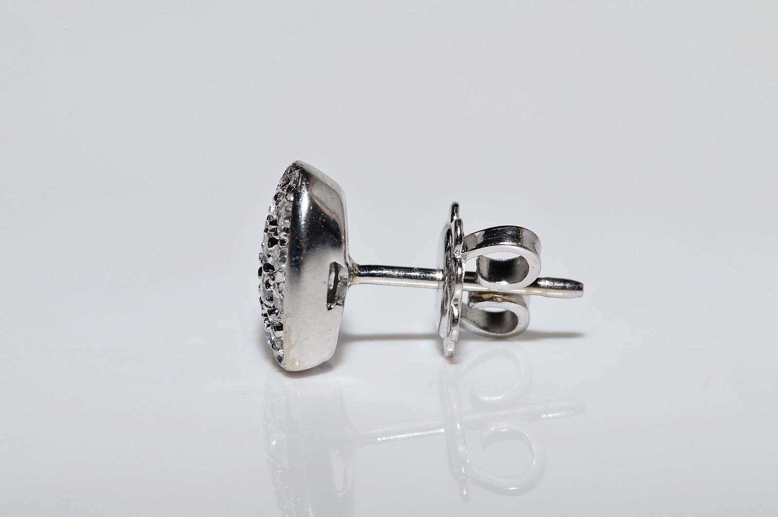 Vintage Circa 1990s 18k Gold Natural Diamond Decorated Heart Earring For Sale 8