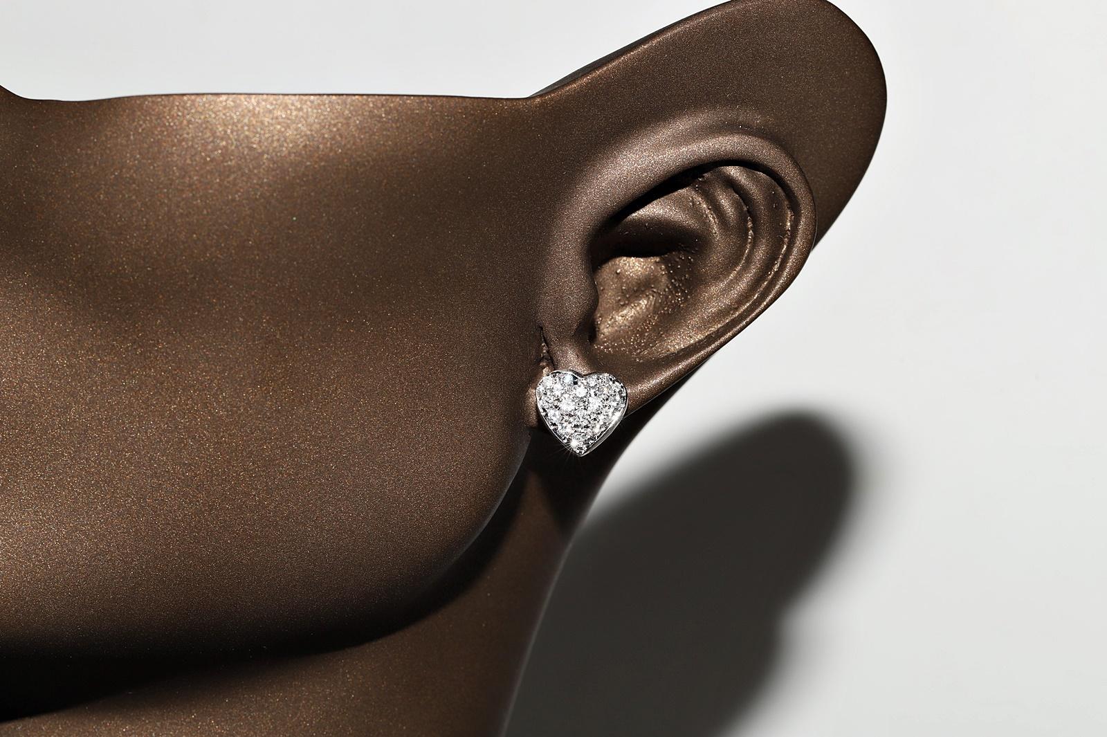Vintage Circa 1990s 18k Gold Natural Diamond Decorated Heart Earring In Good Condition For Sale In Fatih/İstanbul, 34