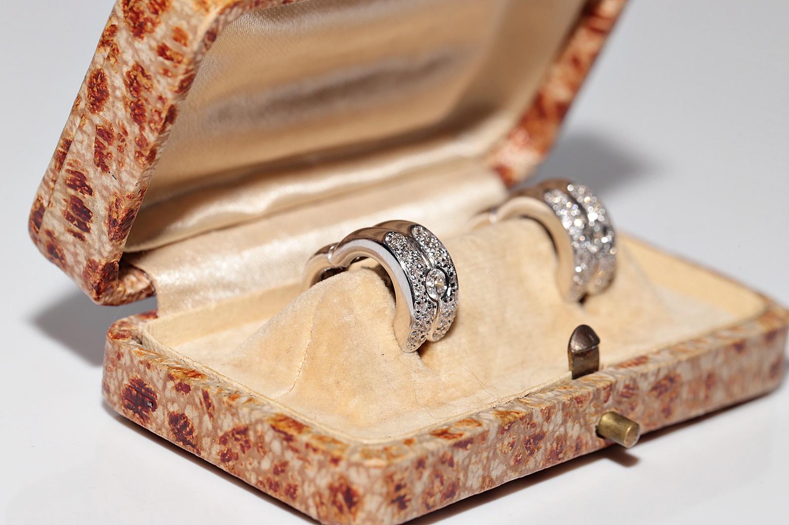 Vintage Circa 1990er Jahre 18k Gold Natürlicher Diamant Dekorierter Creolen-Ohrring (Retro) im Angebot