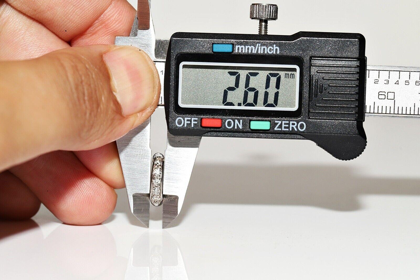 In sehr gutem Zustand.
Das Gesamtgewicht beträgt 4.6 Gramm.
Der Diamant hat insgesamt 0,40 Karat.
Der Diamant hat die Farbe G-H und die Reinheit vs-s1.
Die Box ist nicht enthalten.
Bitte kontaktieren Sie uns bei Fragen.