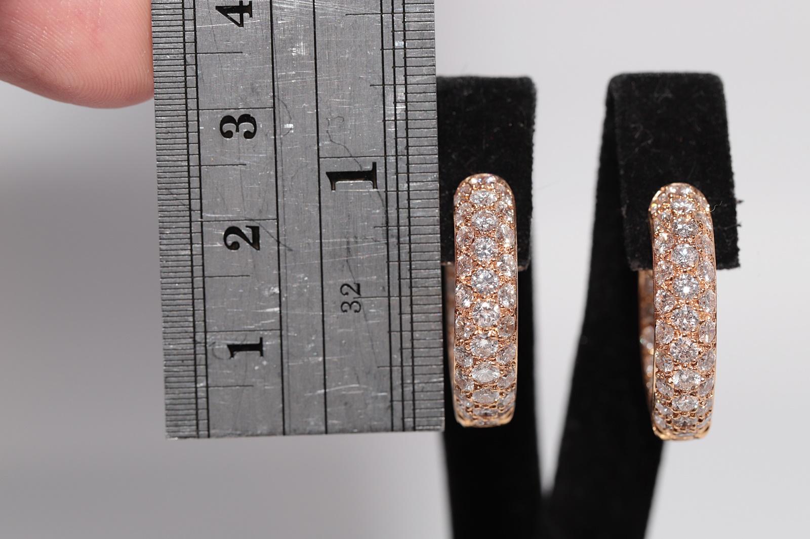 Vintage Circa 1990er Jahre 18k Gold Natürlicher Diamant Dekorierter Creolen-Ohrring im Creolen-Stil (Brillantschliff) im Angebot