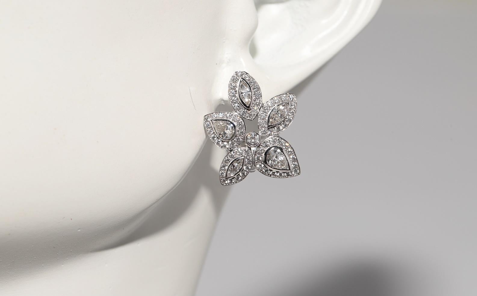 Vintage CIRCA 1990er Jahre 18k Gold natürlichen Diamanten verziert Blatt Design Ohrring im Angebot 6