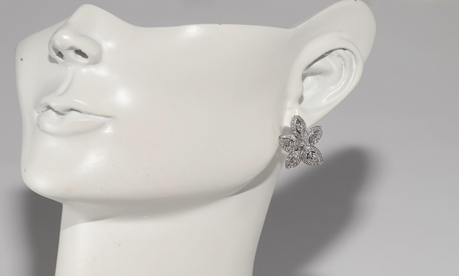 Vintage CIRCA 1990er Jahre 18k Gold natürlichen Diamanten verziert Blatt Design Ohrring im Angebot 8