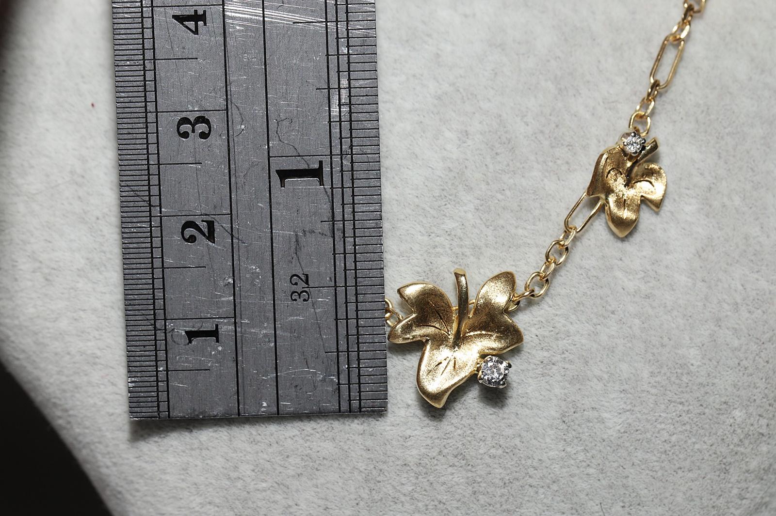 Vintage Circa 1990er Jahre 18k Gold Natürlicher Diamant Dekorierte Blatt-Halskette im Zustand „Gut“ im Angebot in Fatih/İstanbul, 34