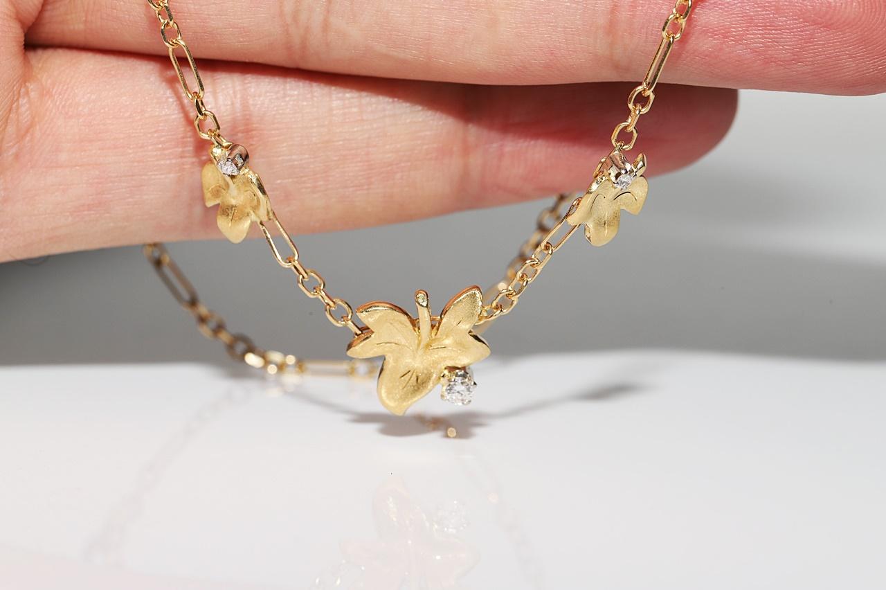  Vintage Circa 1990s 18k Gold Natural Diamond Decorated Leaf Necklace  For Sale 1