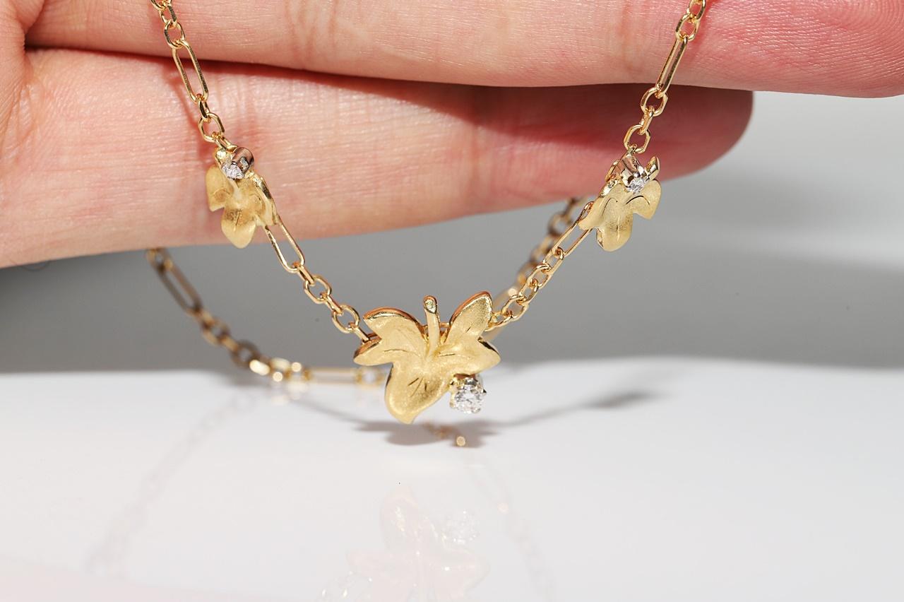 Vintage Circa 1990er Jahre 18k Gold Natürlicher Diamant Dekorierte Blatt-Halskette im Angebot 1