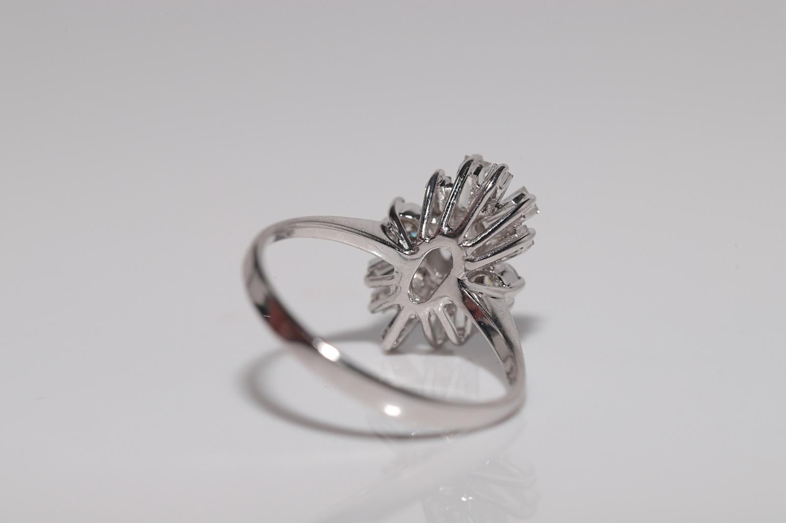 Vintage Circa 1990er Jahre 18k Gold Natürlicher Diamant Dekorierter Navette Ring im Angebot 6