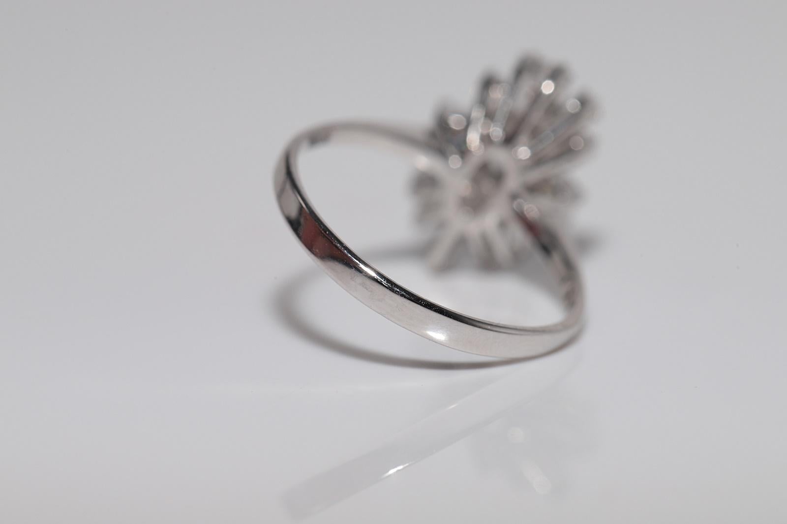 Vintage Circa 1990er Jahre 18k Gold Natürlicher Diamant Dekorierter Navette Ring im Angebot 7