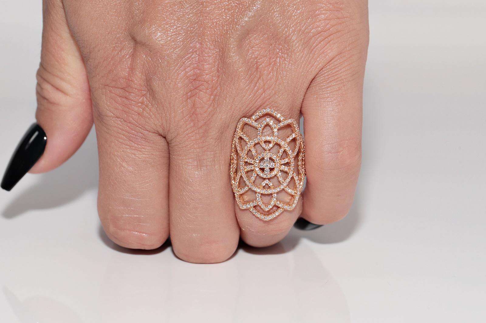 Vintage Circa 1990er Jahre 18k Gold Natürlicher Diamant Dekorierter Navette Ring im Angebot 7
