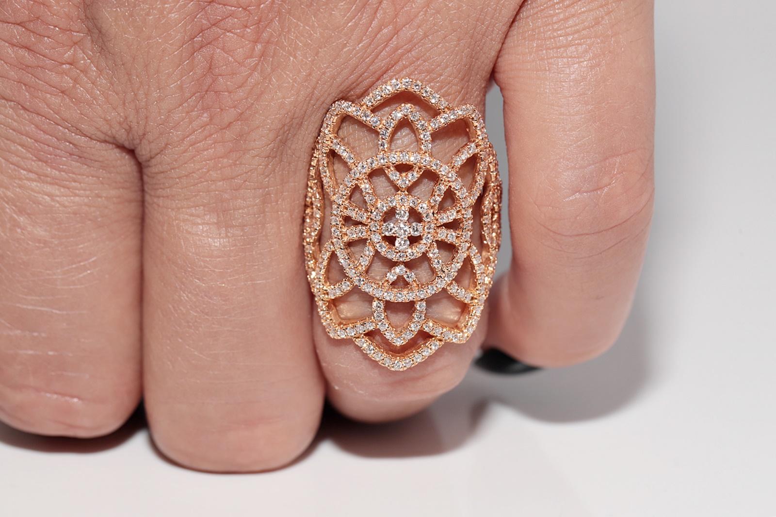 Vintage Circa 1990er Jahre 18k Gold Natürlicher Diamant Dekorierter Navette Ring im Angebot 8