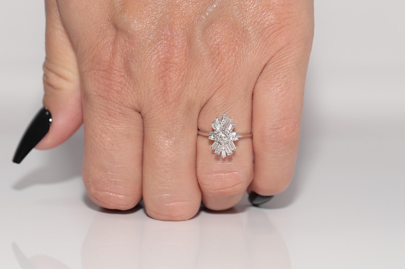 Vintage Circa 1990er Jahre 18k Gold Natürlicher Diamant Dekorierter Navette Ring (Kunsthandwerker*in) im Angebot