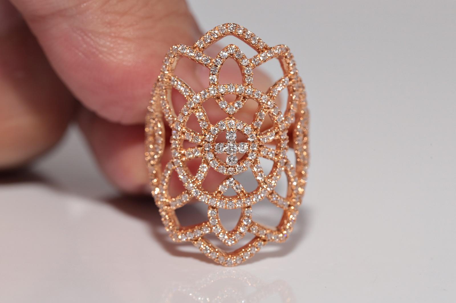 Vintage Circa 1990er Jahre 18k Gold Natürlicher Diamant Dekorierter Navette Ring (Brillantschliff) im Angebot