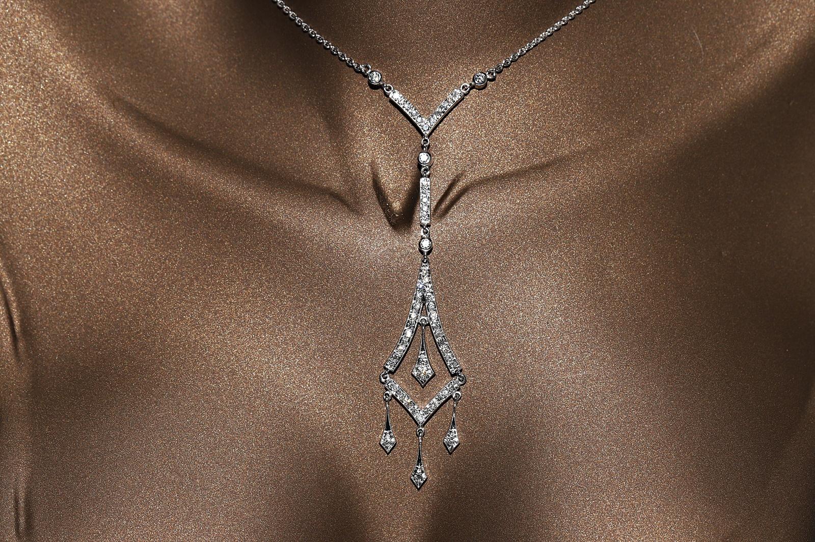 Vintage Circa 1990er Jahre 18k Gold Natürlicher Diamant Dekorierte Vintage-Halskette (Retro) im Angebot