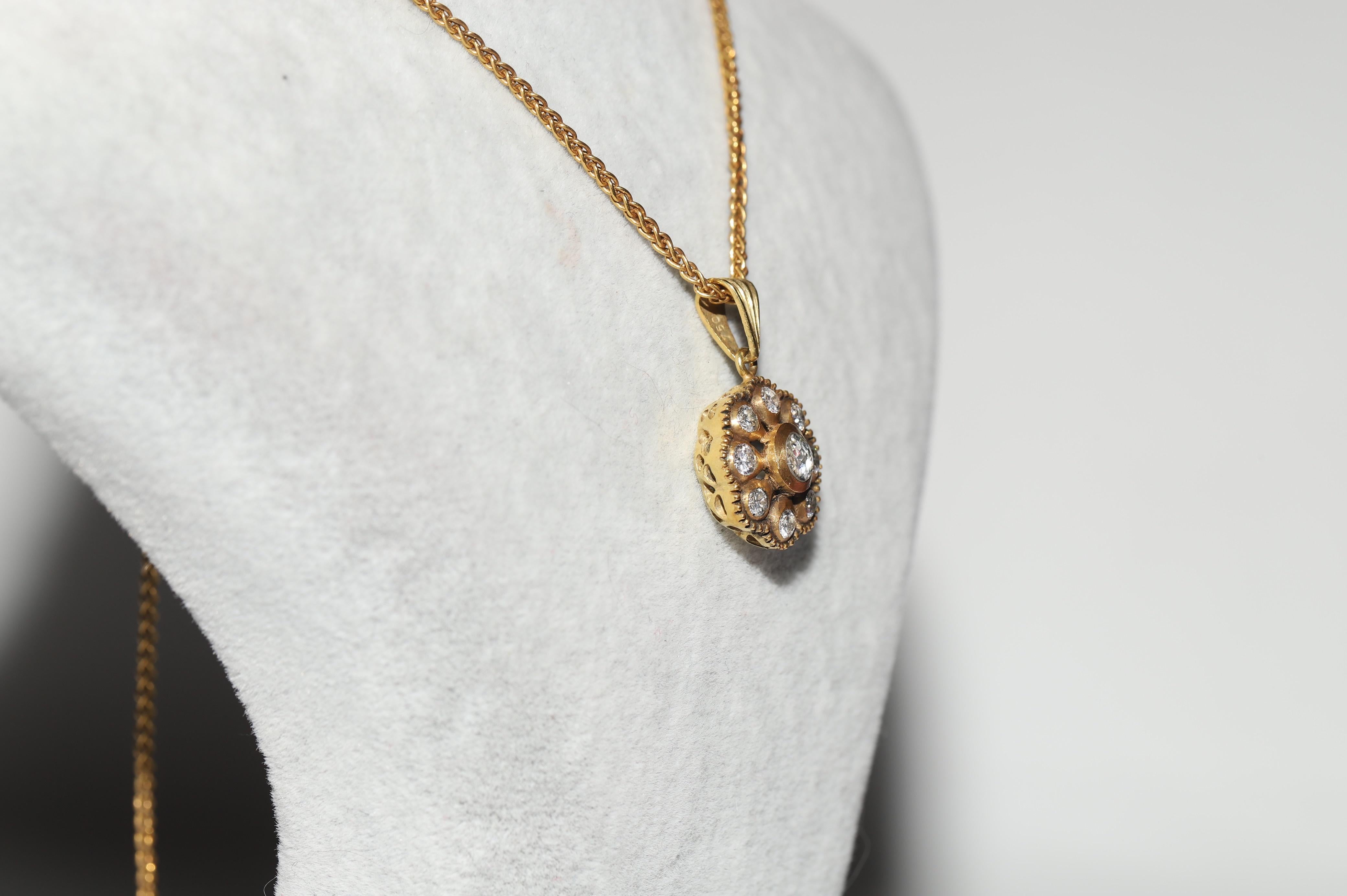 Retro Vintage Circa 1990s 18k Gold Natural Diamond Decorated Pendant Necklace  For Sale