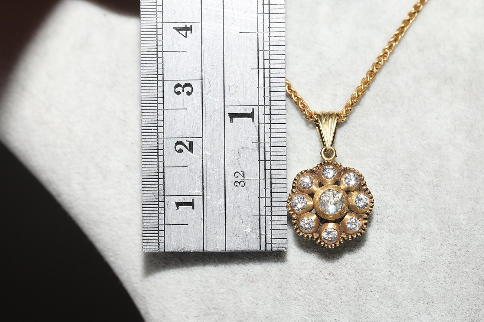 Brilliant Cut Vintage Circa 1990s 18k Gold Natural Diamond Decorated Pendant Necklace  For Sale