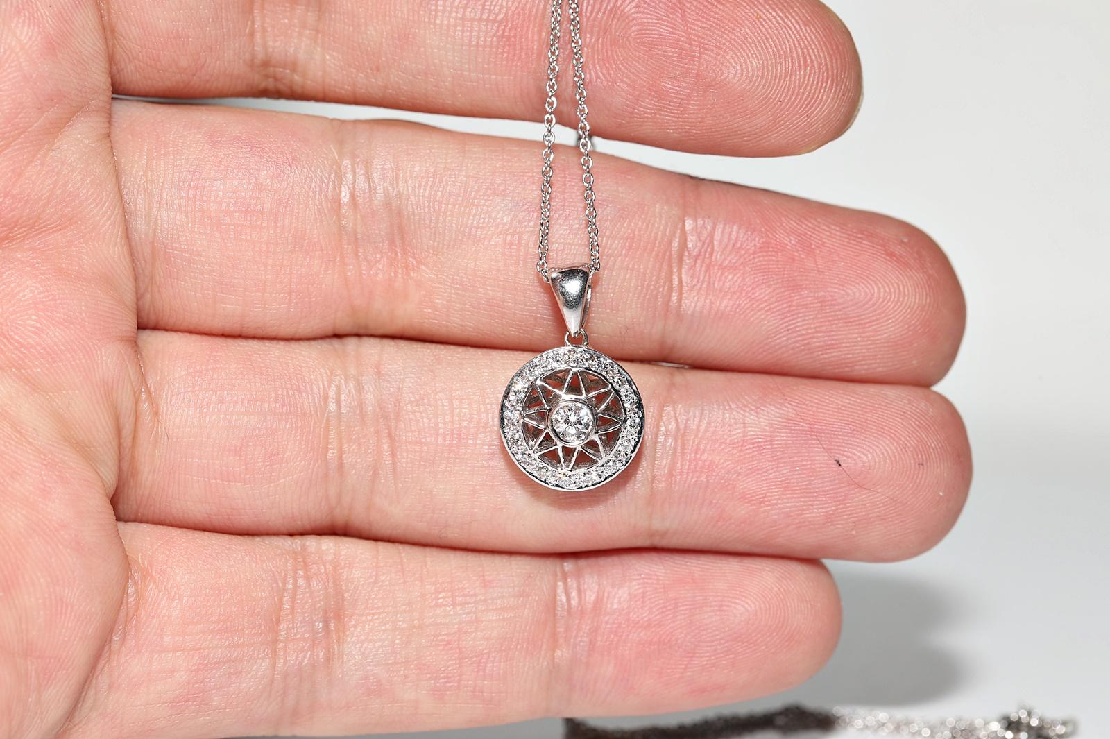 Vintage CIRCA 1990er Jahre 18k Gold natürlichen Diamanten dekoriert Anhänger Halskette (Brillantschliff) im Angebot
